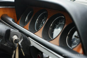 Image 18/29 de BMW 3.0 CSi (1972)