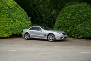 Image 11/23 de Mercedes-Benz SL 55 AMG (2007)
