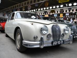 Image 6/27 of Jaguar Mk II 2.4 (1960)