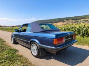 Afbeelding 6/26 van BMW 325i (1989)