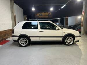 Image 24/50 de Volkswagen Golf III 2.0 16V GTI (1997)