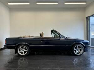 Bild 2/50 von BMW 325i (1989)