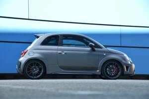 Image 5/16 of Abarth 695 Biposto (2016)