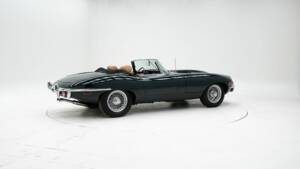Image 3/15 de Jaguar E-Type (1970)