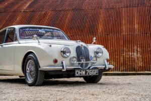 Bild 45/51 von Jaguar 240 (1968)