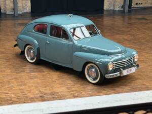 Image 6/34 of Volvo PV 444 (1951)
