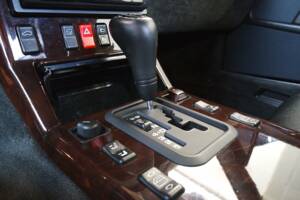 Image 9/50 of Mercedes-Benz SL 500 (1900)