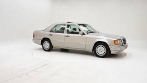 Bild 3/15 von Mercedes-Benz 300 E (1992)