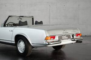 Image 12/50 de Mercedes-Benz 280 SL (1970)