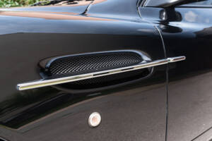 Afbeelding 17/42 van Aston Martin V12 Vanquish S Ultimate Edition (2007)