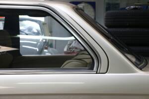 Afbeelding 17/40 van BMW 318i (1987)