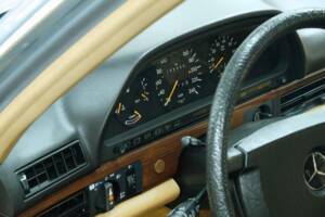 Bild 43/50 von Mercedes-Benz 420 SE (1988)