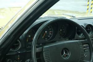 Image 18/50 de Mercedes-Benz 280 SLC (1977)