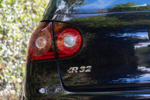 Imagen 17/18 de Volkswagen Golf V 3.2 R32 (2006)