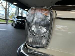 Image 14/21 of Mercedes-Benz 200 (1972)