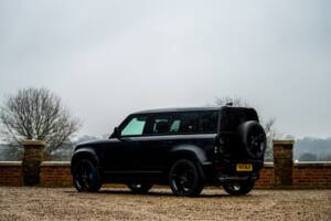 Image 18/50 de Land Rover Defender 110 V8 &quot;Bond Edition&quot; (2021)