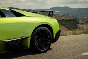 Image 22/25 de Lamborghini Murciélago LP670-4 SV (2009)