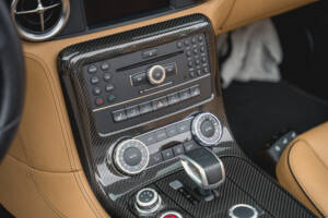 Image 73/100 de Mercedes-Benz SLS AMG Roadster (2011)