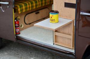 Image 14/18 of Volkswagen T2b panel van (1978)