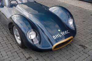 Image 33/50 of Lister Knobbly (1958)