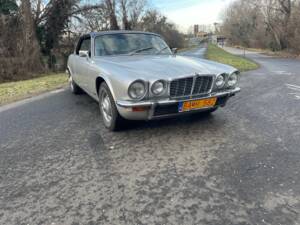 Image 4/20 de Jaguar XJ 6 C 4.2 (1975)