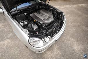 Image 53/72 of Mercedes-Benz E 55 AMG (2002)
