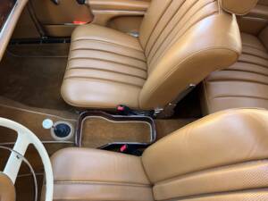 Imagen 24/65 de Mercedes-Benz 220 SE b (1961)