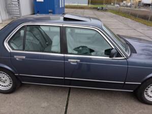 Bild 5/113 von BMW 735i (1986)