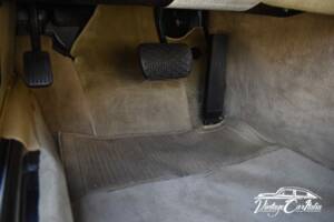 Image 52/75 de Mercedes-Benz 560 SL (1986)