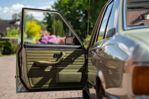 Image 22/46 of BMW 525 (1978)