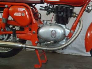 Image 7/50 de Gilera Giubileo 150 (1963)