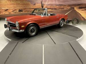 Image 9/35 de Mercedes-Benz 280 SL (1969)