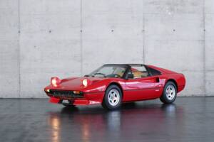 Image 2/50 of Ferrari 308 GTSi (1982)