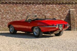 Image 2/50 de Jaguar Type E 3.8 (1964)
