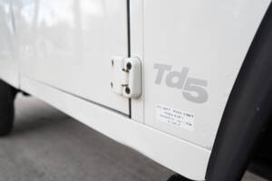 Bild 35/98 von Land Rover Defender 110 Td5 (1999)