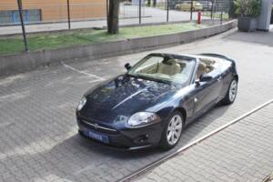 Image 2/23 of Jaguar XK 4.2 (2006)