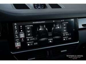 Image 26/32 of Porsche Cayenne Coupé E-Hybrid (2020)