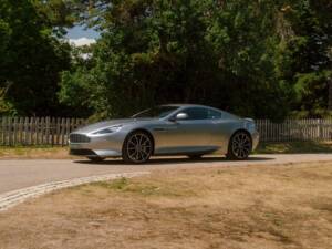Image 14/96 of Aston Martin DB 9 GT "Bond Edition" (2015)