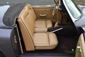 Image 33/50 of Jaguar XK 150 3.4 S OTS (1959)