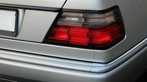 Image 50/74 of Mercedes-Benz E 320 (1997)