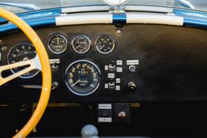 Image 53/68 of Shelby Cobra 289 (1966)