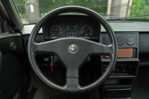 Afbeelding 37/45 van Alfa Romeo 33 - 1.3 (1991)