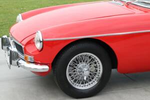 Image 34/50 of MG MGB GT (1974)