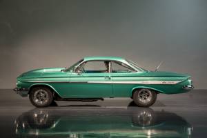 Image 2/10 of Chevrolet Impala Sport Coupe (1961)
