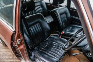 Bild 38/45 von BMW 3,0 Si (1976)