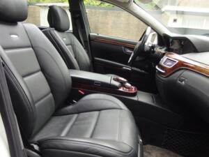 Image 63/99 of Mercedes-Benz S 65 AMG L (2006)