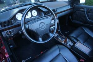 Immagine 12/50 di Mercedes-Benz 300 CE-24 3.4 AMG (1993)