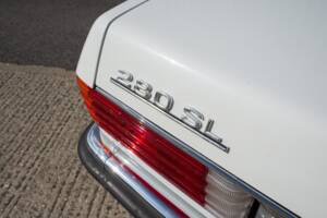 Afbeelding 32/35 van Mercedes-Benz 280 SL (1984)