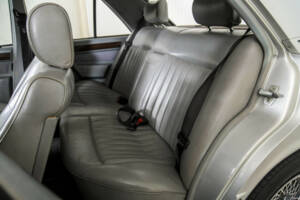 Image 36/50 of Mercedes-Benz 190 D (1984)