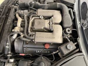 Image 5/21 of Jaguar XKR (1998)